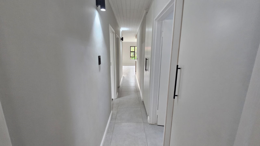 3 Bedroom Property for Sale in Dobson Western Cape